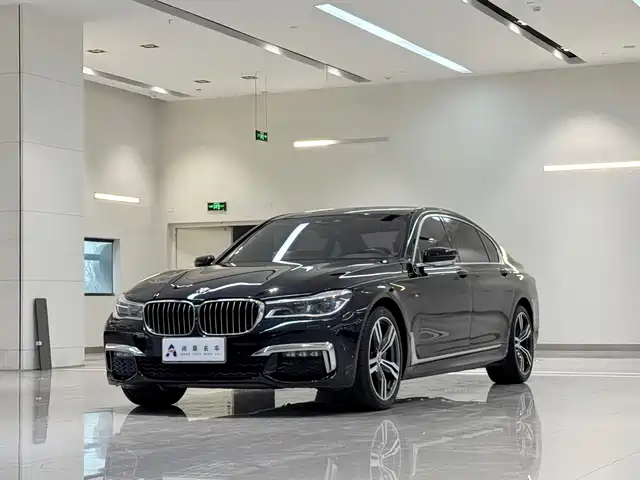 BMW 7 SERIES