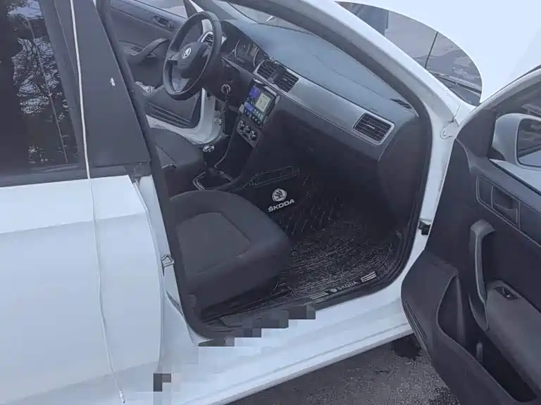 Skoda Rapid Spaceback — миниатюра 19