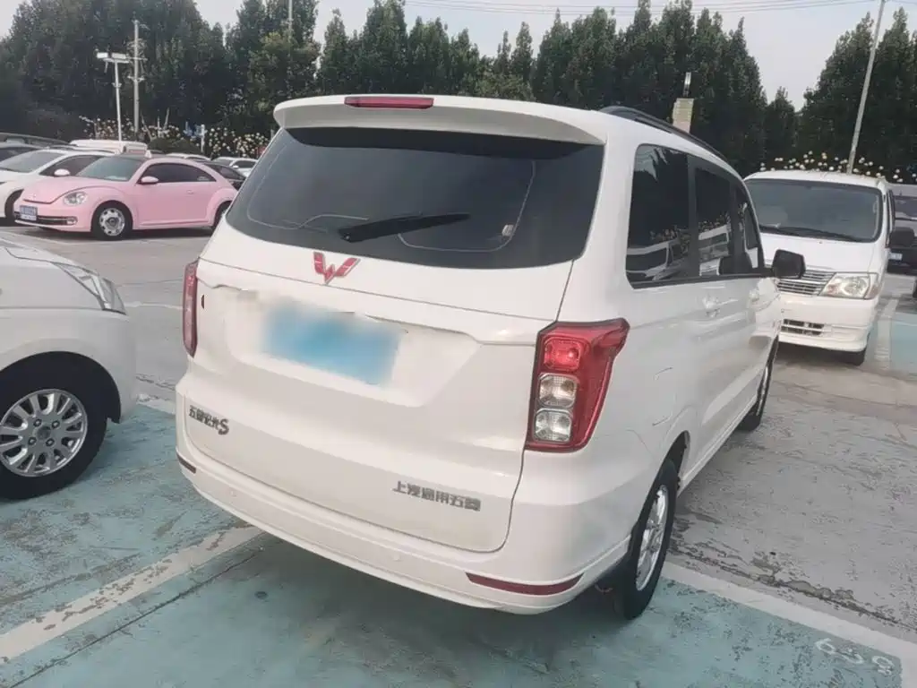 Wuling Hongguang — миниатюра 7