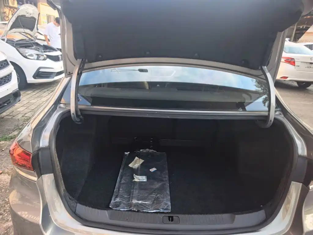 Buick Excelle — миниатюра 19