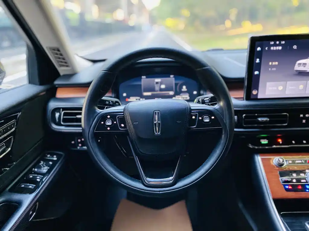 Lincoln Aviator — миниатюра 5