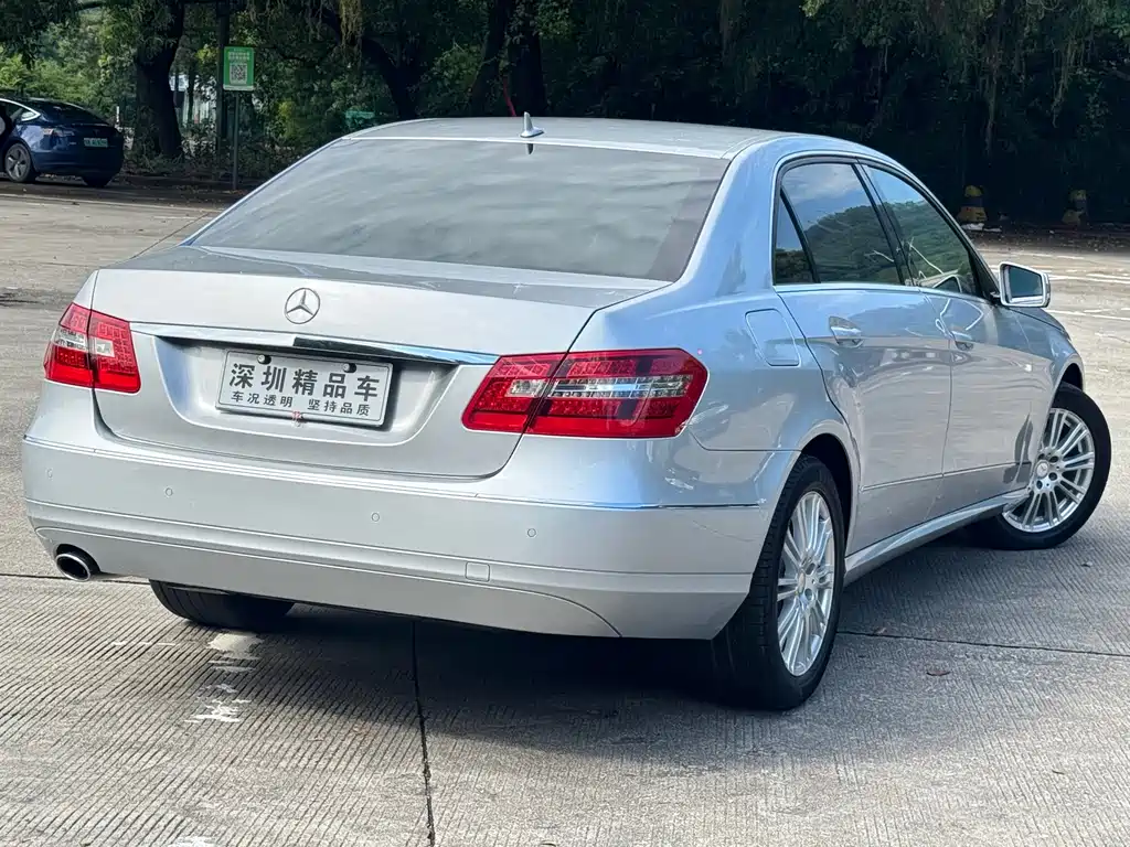 Mercedes-Benz E-Class — миниатюра 6