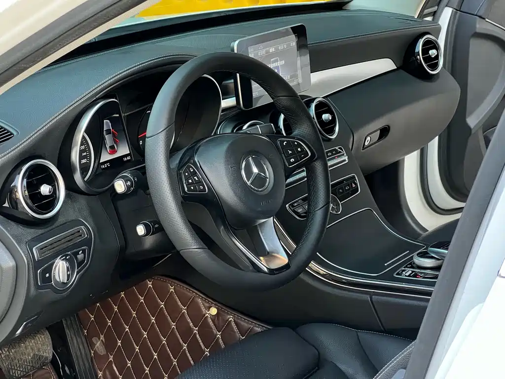 Mercedes-Benz C-Class — миниатюра 9