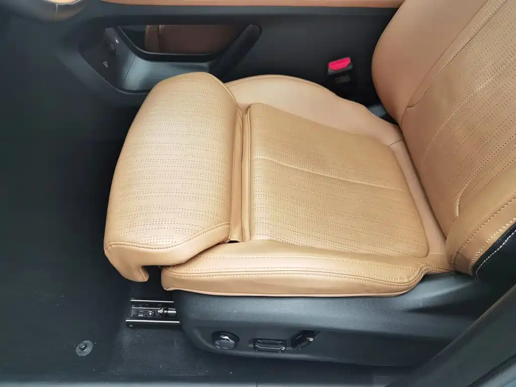 Geely Boyue L — миниатюра 20