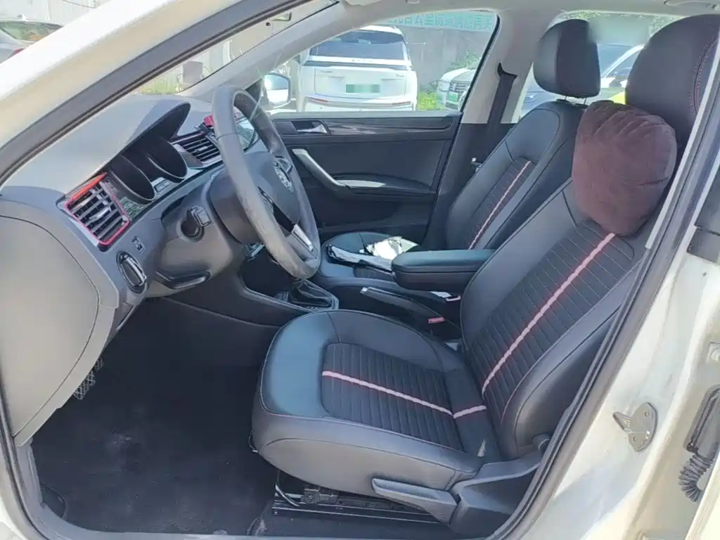 Skoda Rapid Spaceback — миниатюра 15