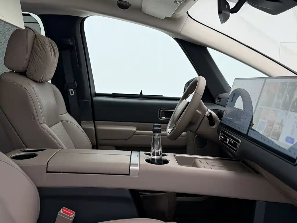 Li Auto Li MEGA — миниатюра 25