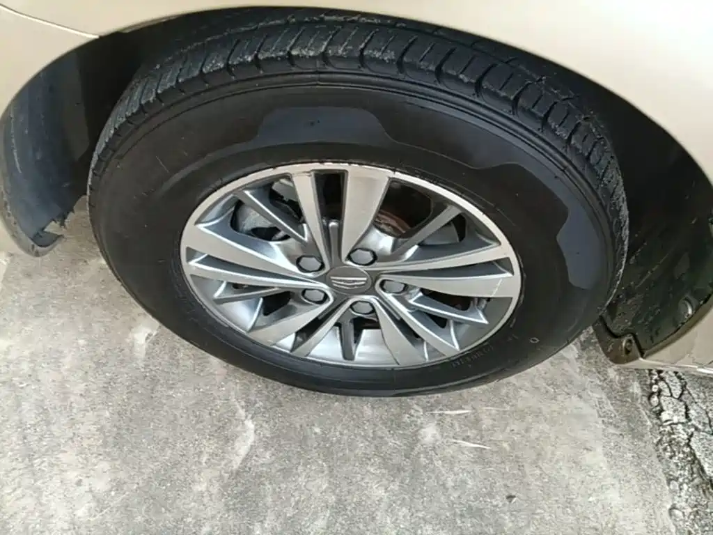 Geely Emgrand — миниатюра 23