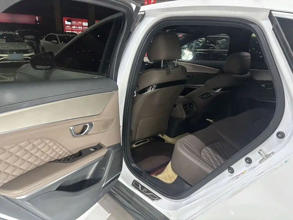 BYD Han — миниатюра 10