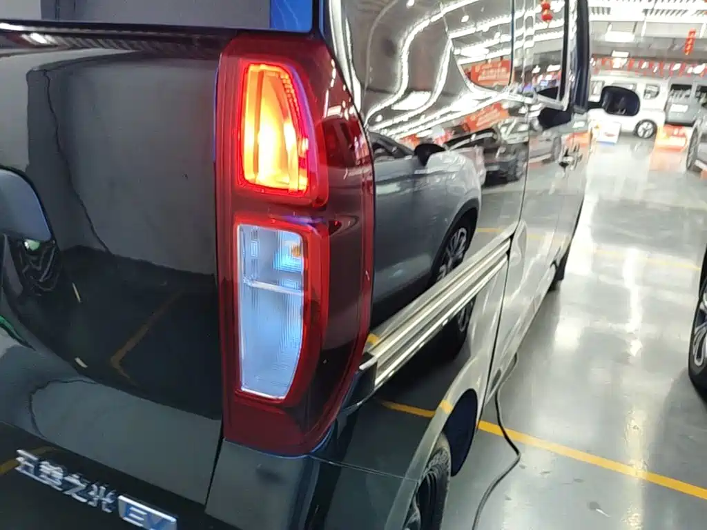 Wuling Zhiguang EV — миниатюра 8