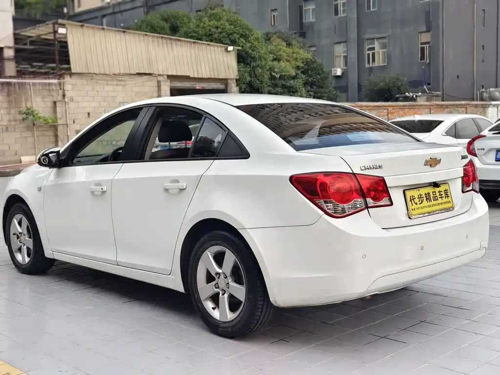 Chevrolet Cruze — миниатюра 16
