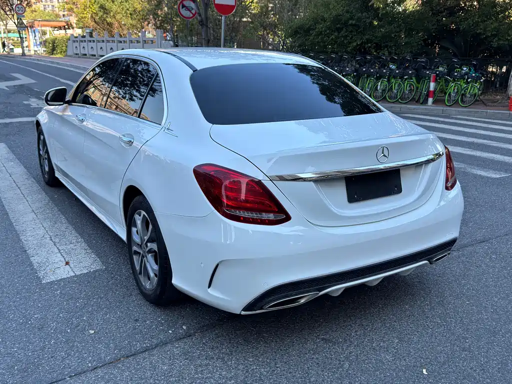 MERCEDES-BENZ C CLASS