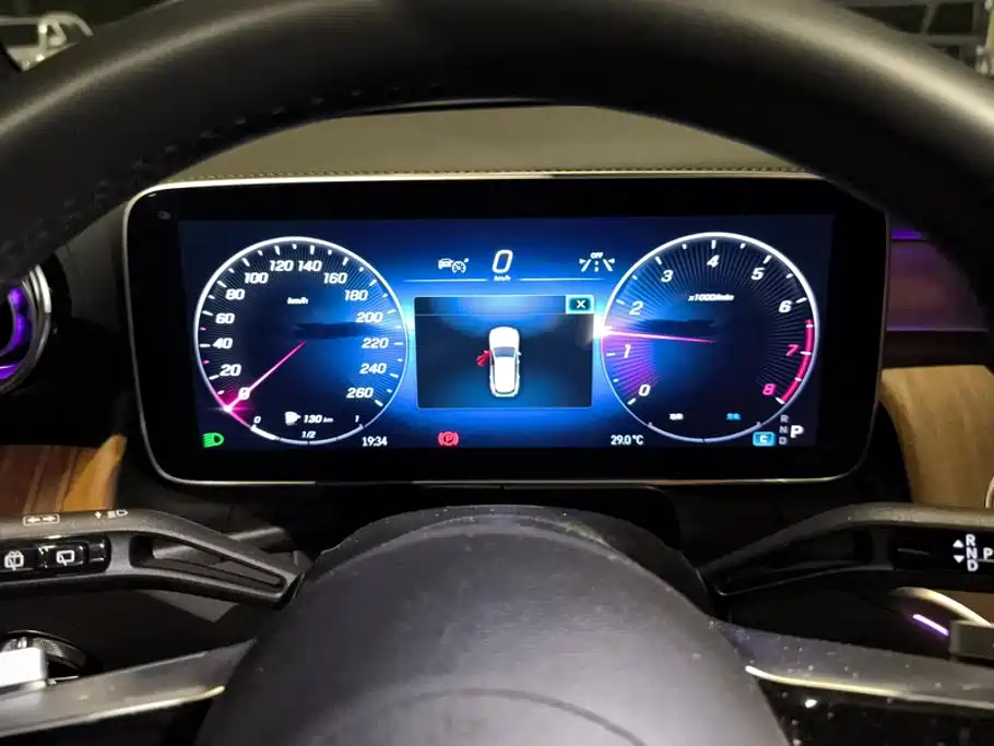 Mercedes-Benz GLC — миниатюра 14