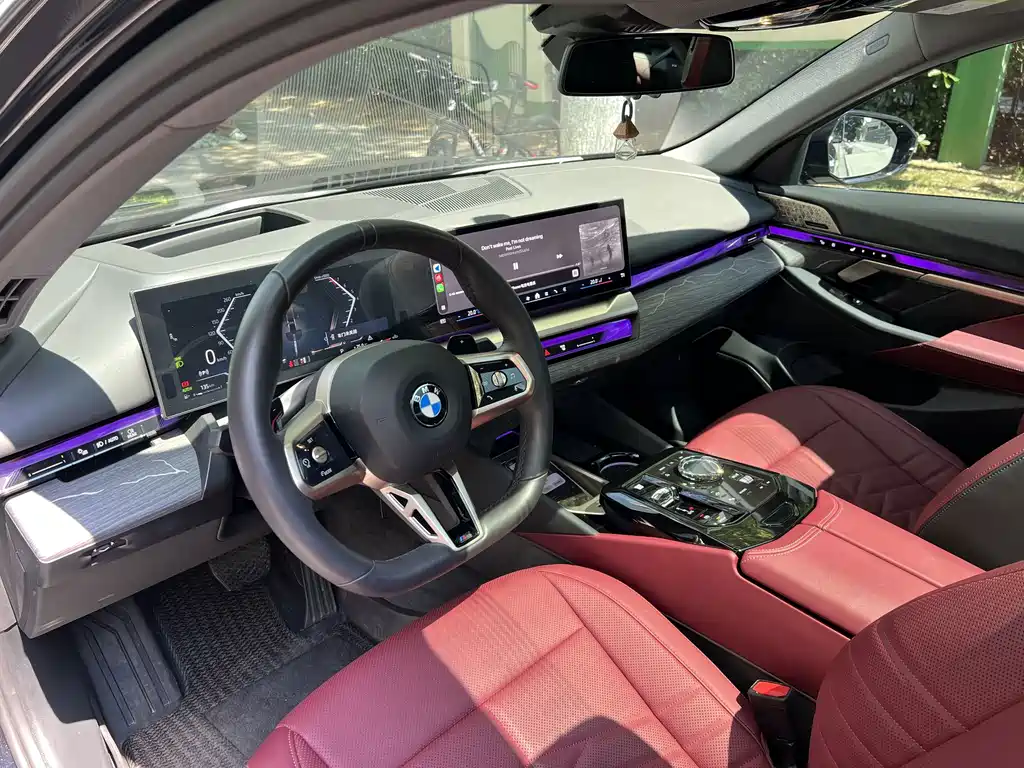 BMW 5 Series — миниатюра 6