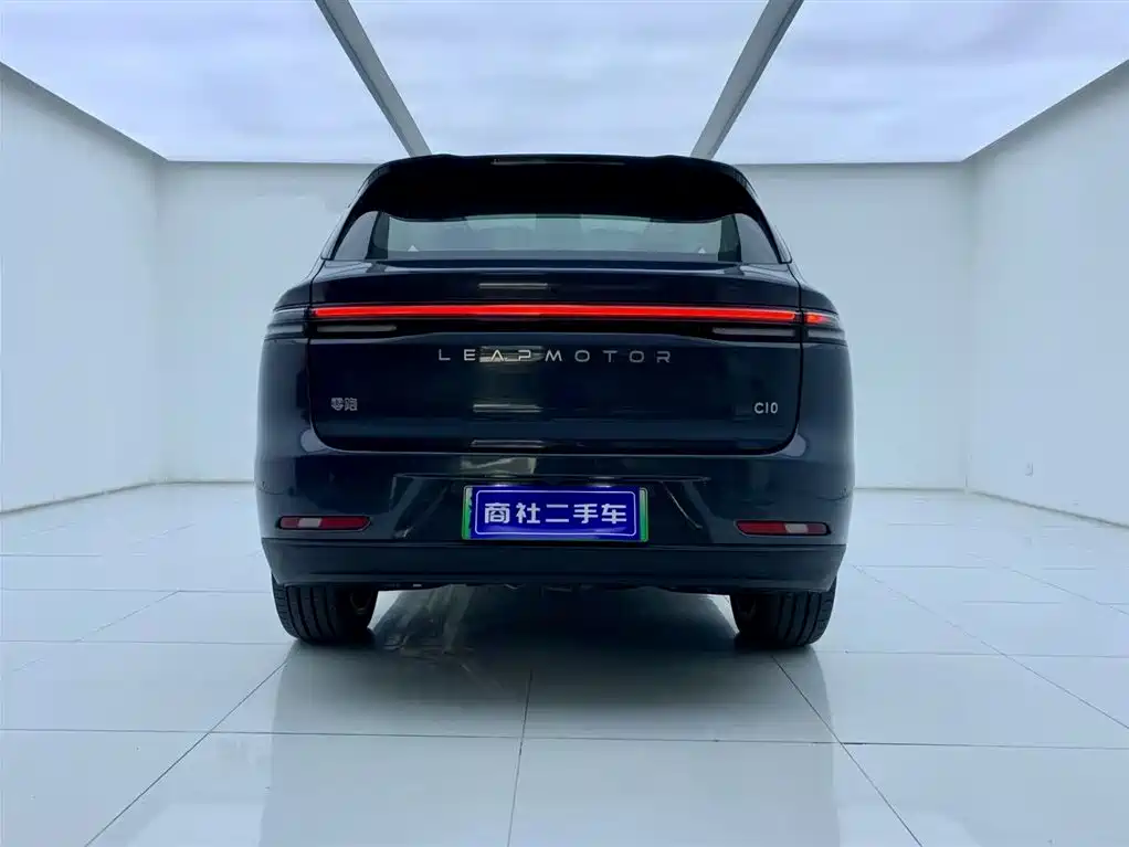 ZERO-RUNNING CAR ZERO RUN C10