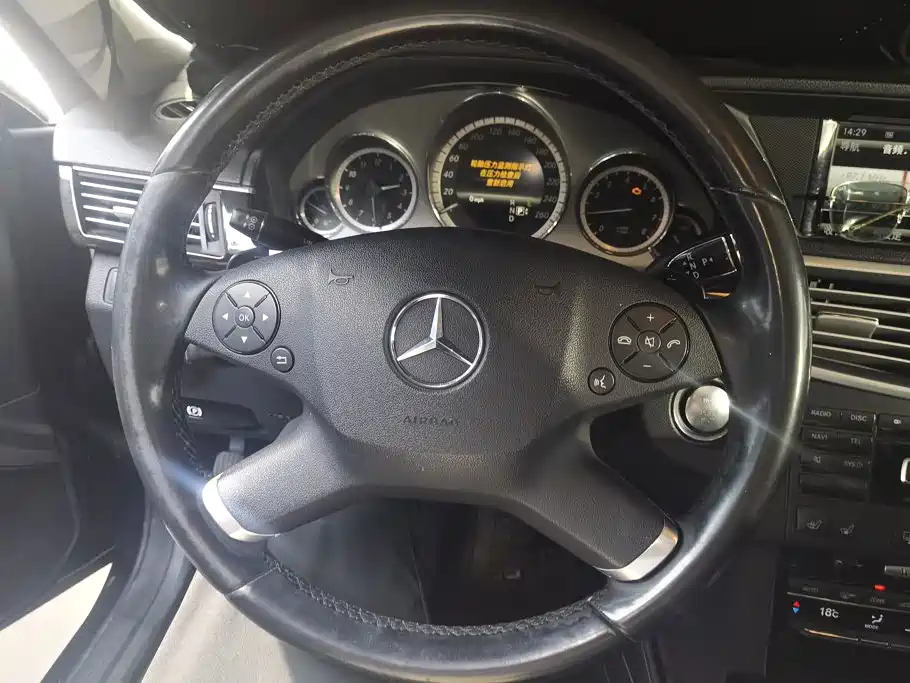 Mercedes-Benz E-Class — миниатюра 15