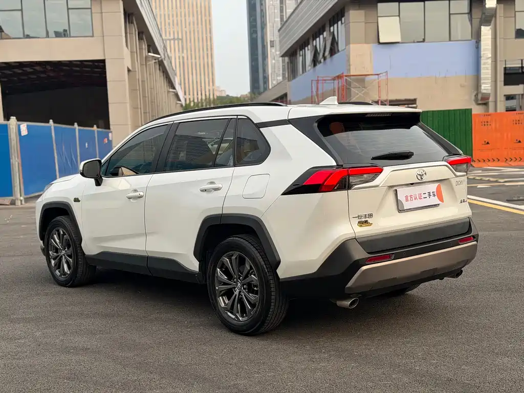 Toyota RAV4 — миниатюра 12