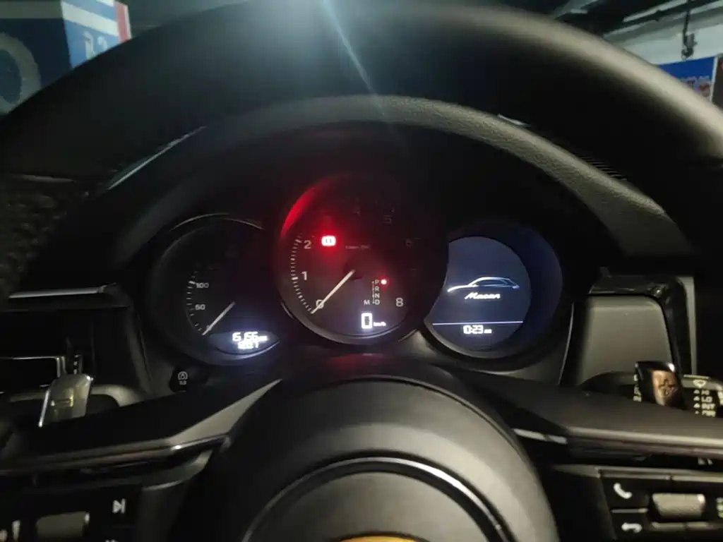 Porsche Macan — миниатюра 14