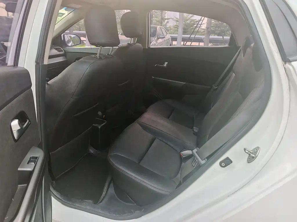 Kia K2 — миниатюра 8