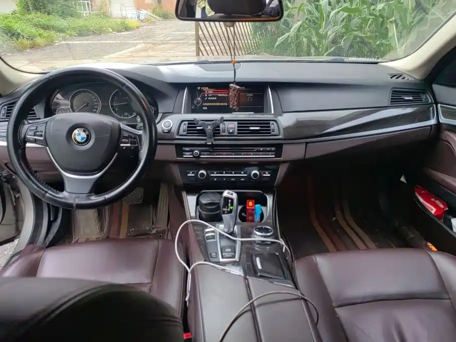 BMW 5 Series — миниатюра 12