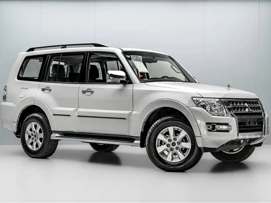 Mitsubishi Pajero (Import) — миниатюра 3