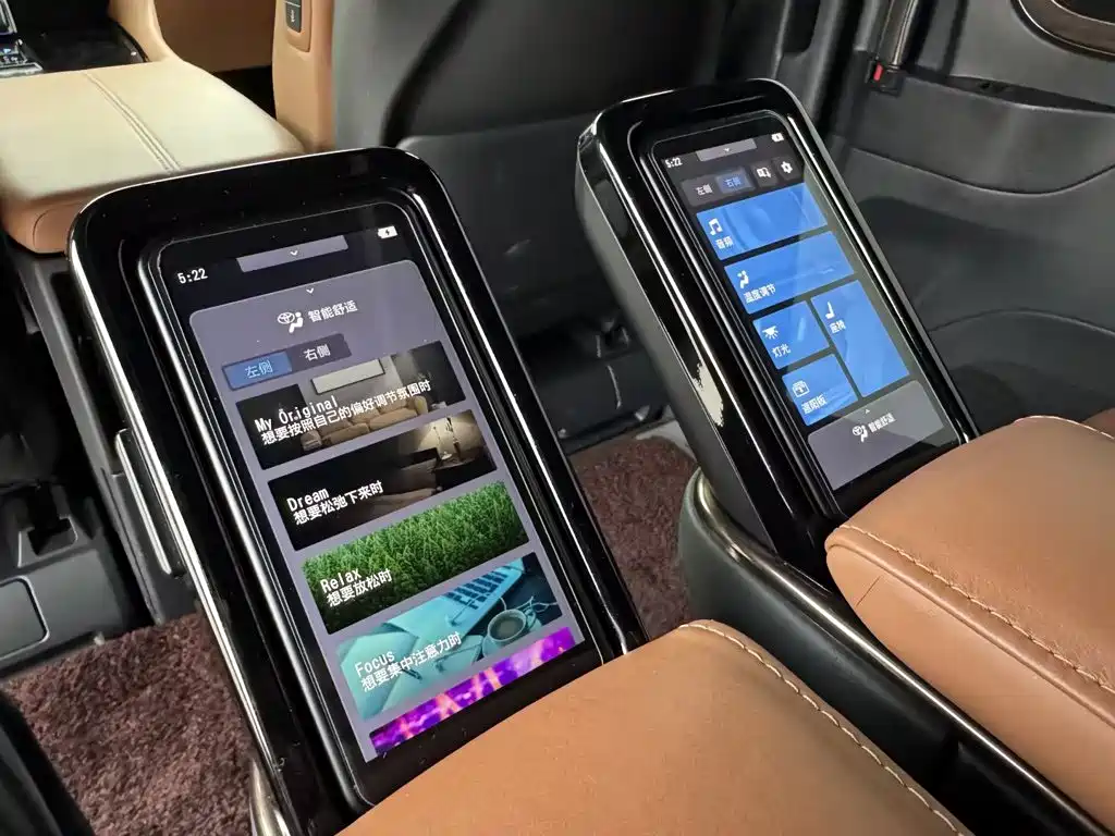 Toyota Alphard — миниатюра 18