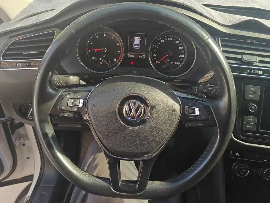 Volkswagen Tiguan L — миниатюра 15