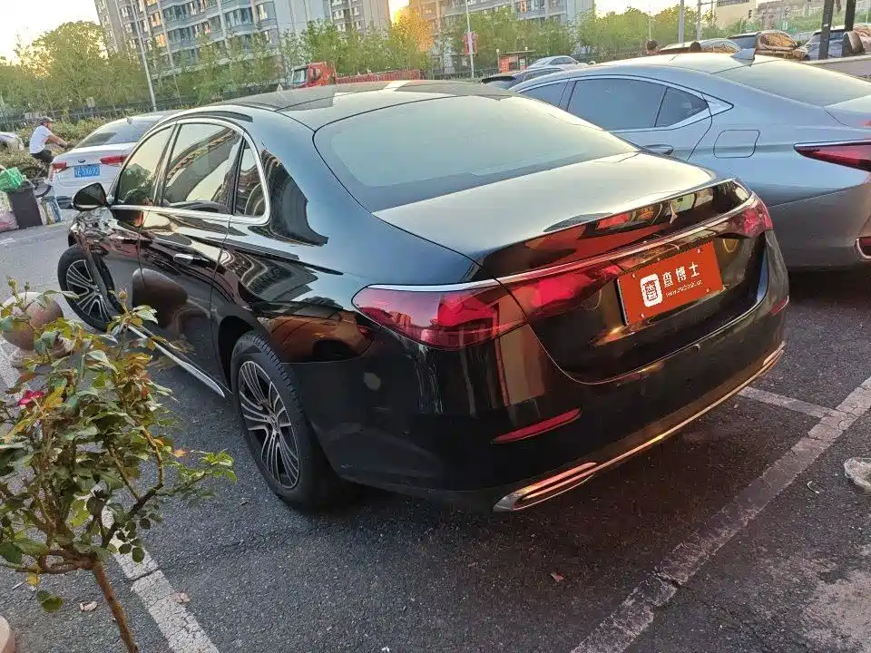 Mercedes-Benz E-Class — миниатюра 3