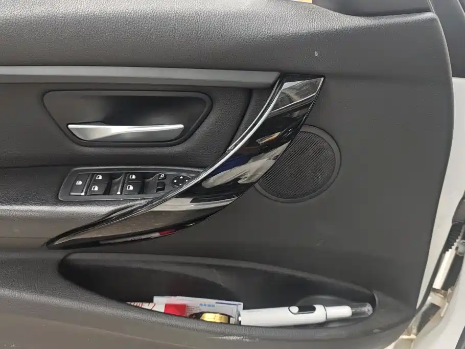 BMW 3 Series — миниатюра 7