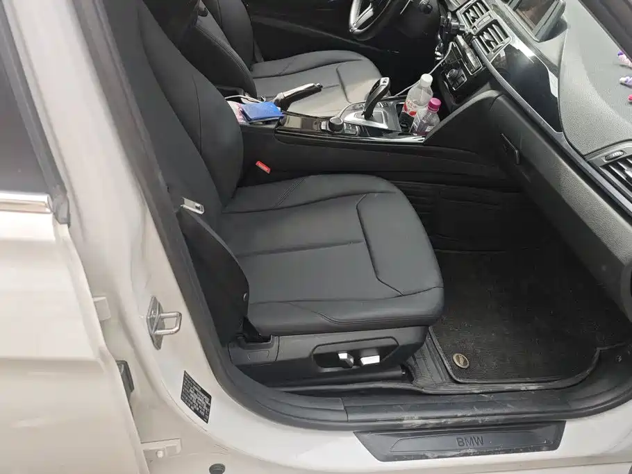BMW 3 Series — миниатюра 8