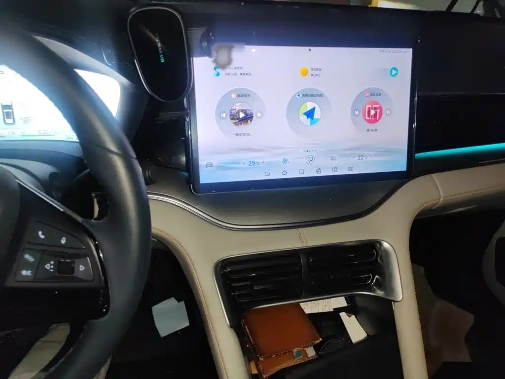 BYD PLUS New Energy — миниатюра 19