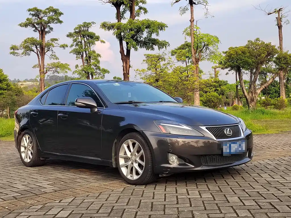 Lexus IS — миниатюра 3