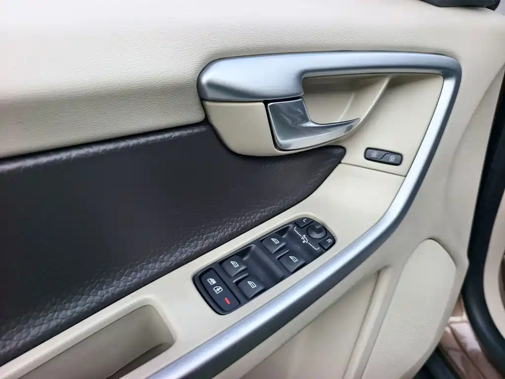 Volvo XC60 (Import) — миниатюра 7