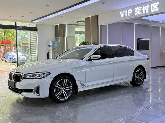 BMW  5 SERIES