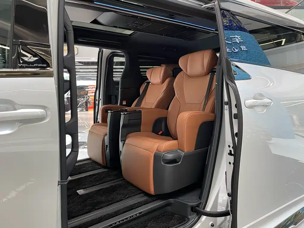 Toyota Vellfire 2024 2.5L Executive