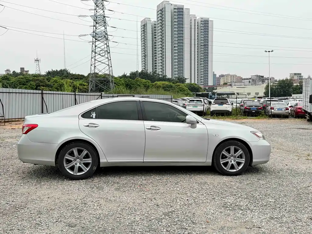 Lexus ES — миниатюра 4
