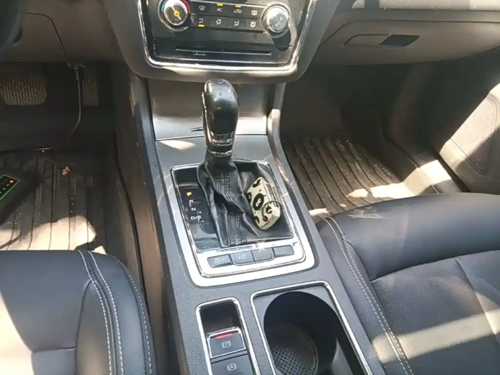 Roewe i6 Classic — миниатюра 14
