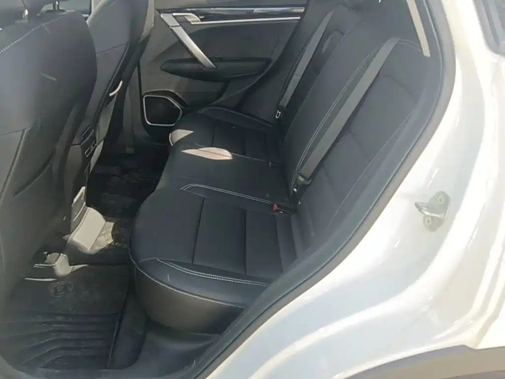 Geely Binyue — миниатюра 22