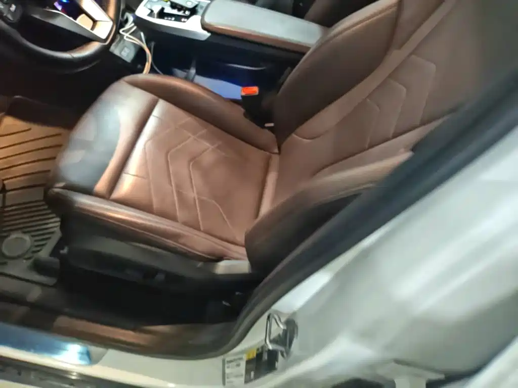 BMW iX1 — миниатюра 15