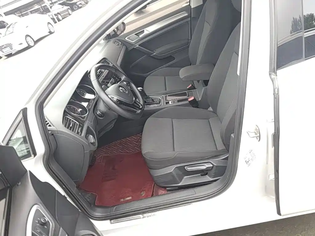 Volkswagen Golf — миниатюра 15