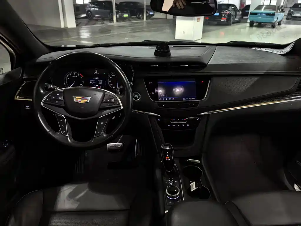 CADILLAC XT5
