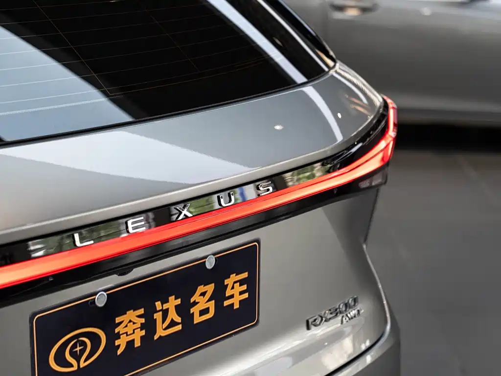 Lexus RX — миниатюра 7