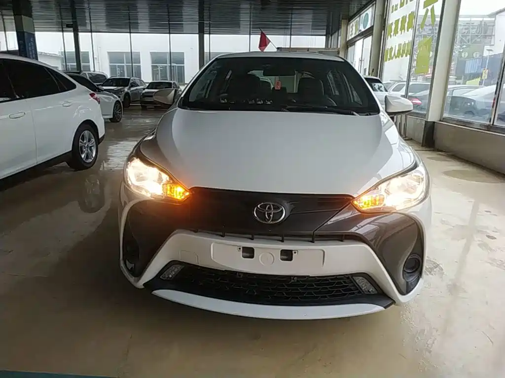 Toyota Yaris L — миниатюра 3