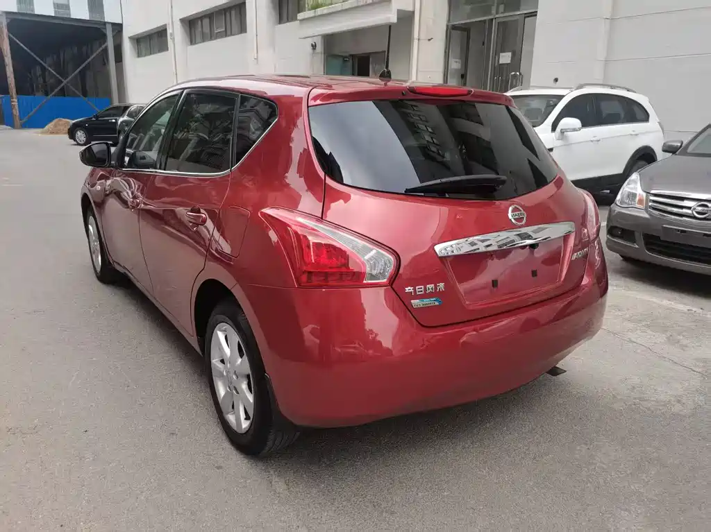 Nissan Tiida — миниатюра 11