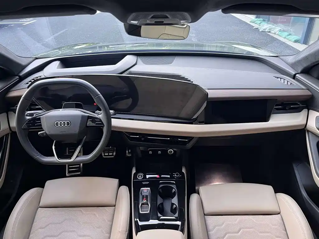 Audi Q6L e-tron — миниатюра 6