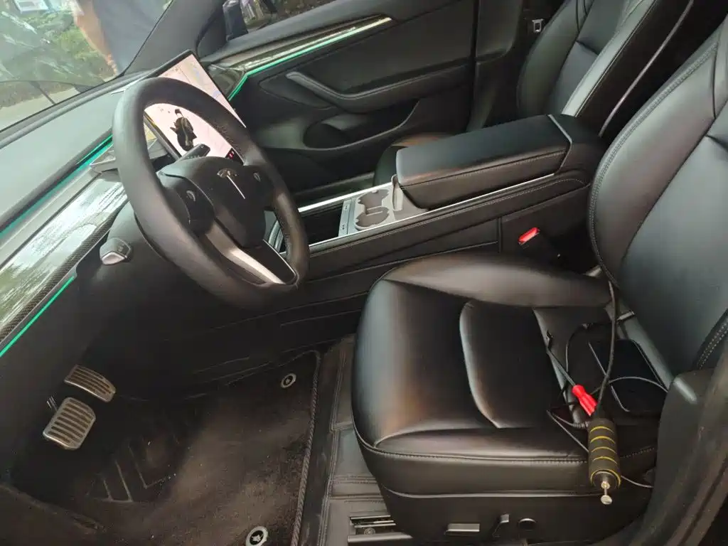 Tesla Model 3 — миниатюра 8