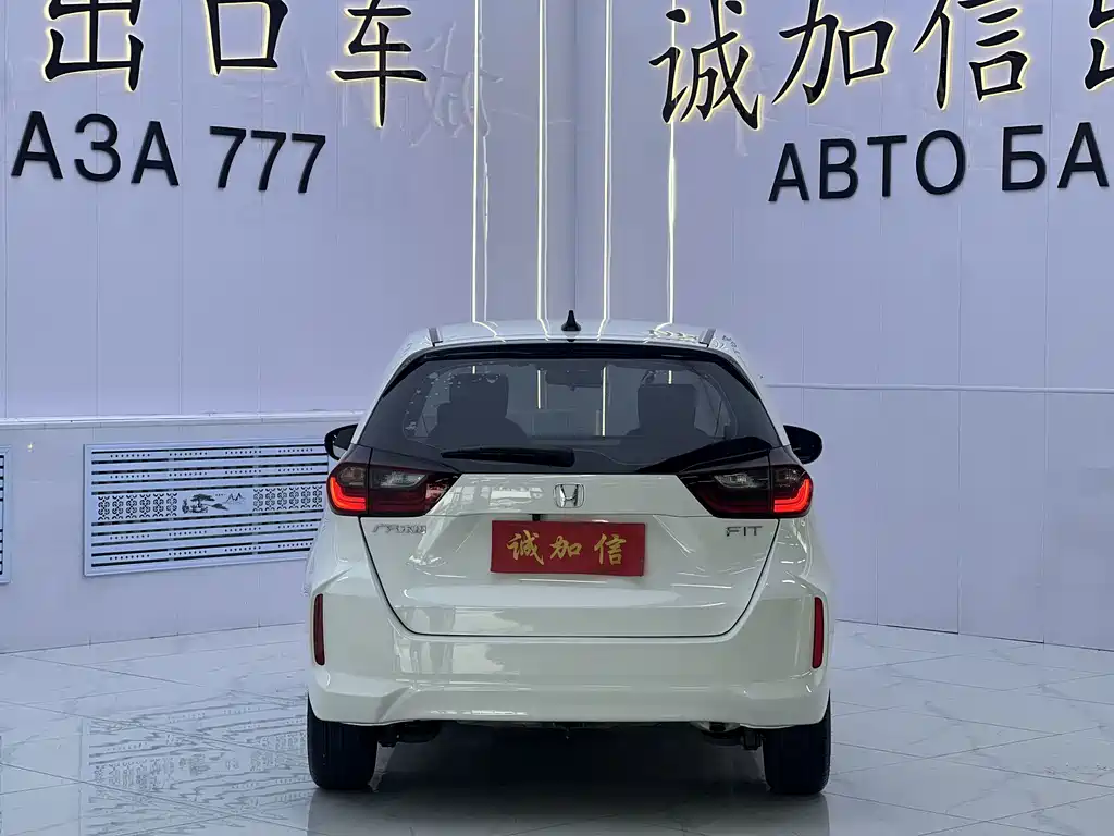Honda Fit — миниатюра 5