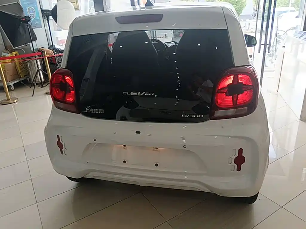 Roewe Clever — миниатюра 6