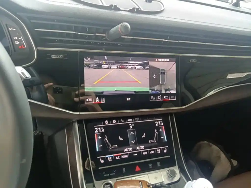 Audi Q7 — миниатюра 13