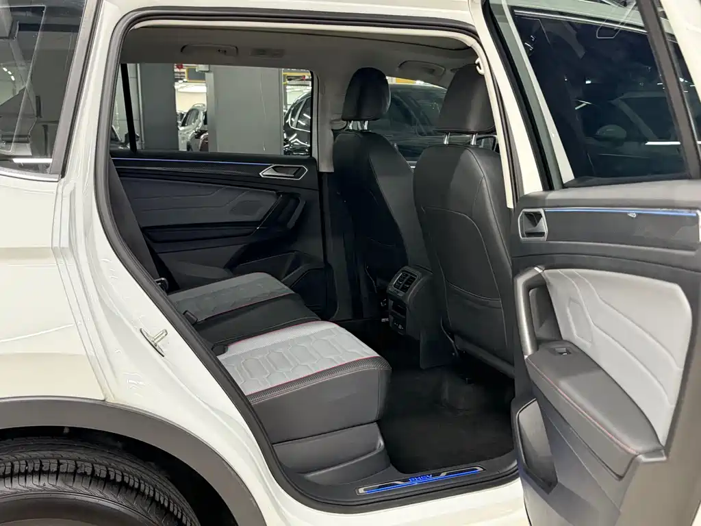 Volkswagen Tiguan L New Energy - фото 14