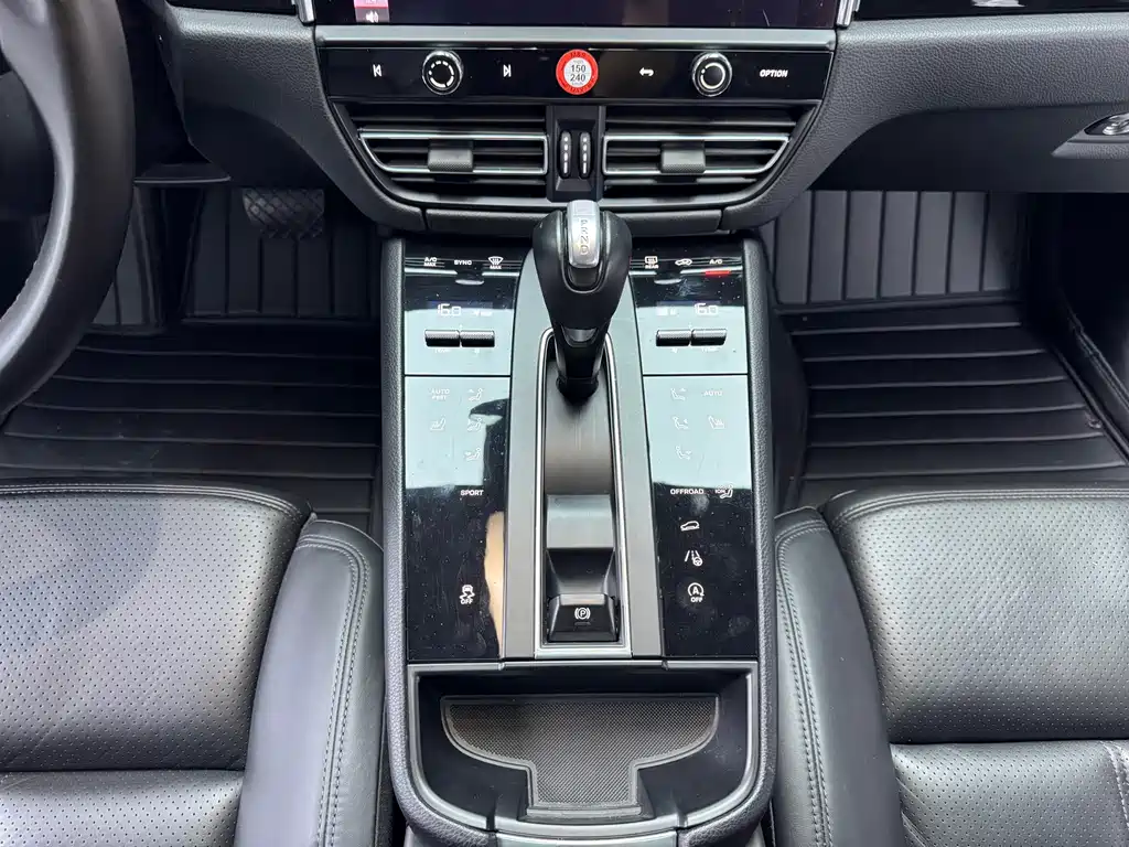 Porsche Macan — миниатюра 10